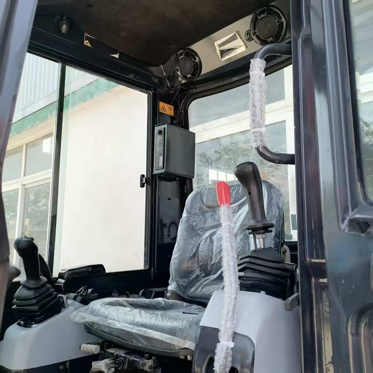 Hydraulic quick coupler and bucket of used 2025 Kubota KX165-5 excavator for sale